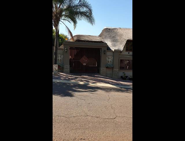 3 BEDROOM FREEHOLD SOLD IN WONDERBOOM SOUTH
